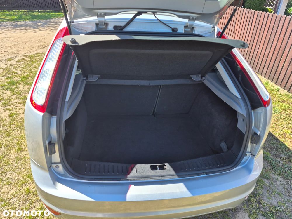 Ford Focus 1.6 16V Sport - 15