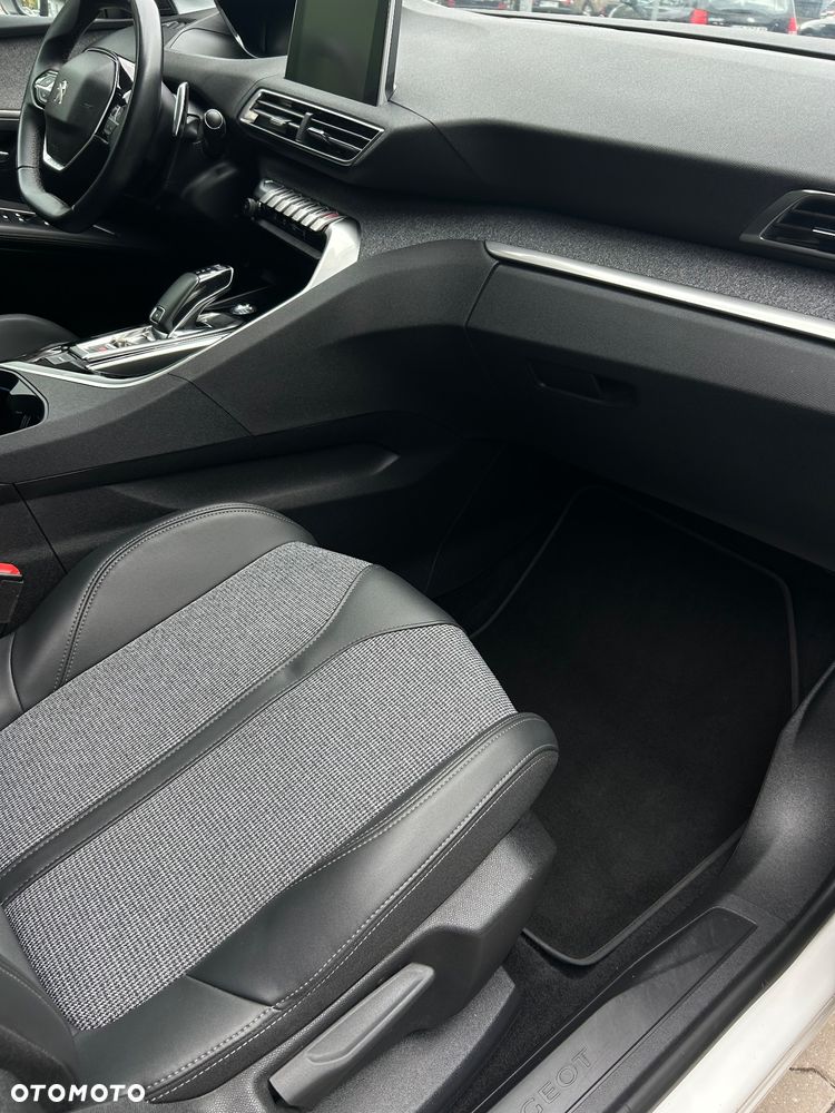 Peugeot 3008 PureTech 130 Stop & Start GPF EAT8 Allure - 21