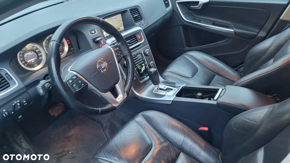 Volvo V60 D3 Geartronic Summum - 12