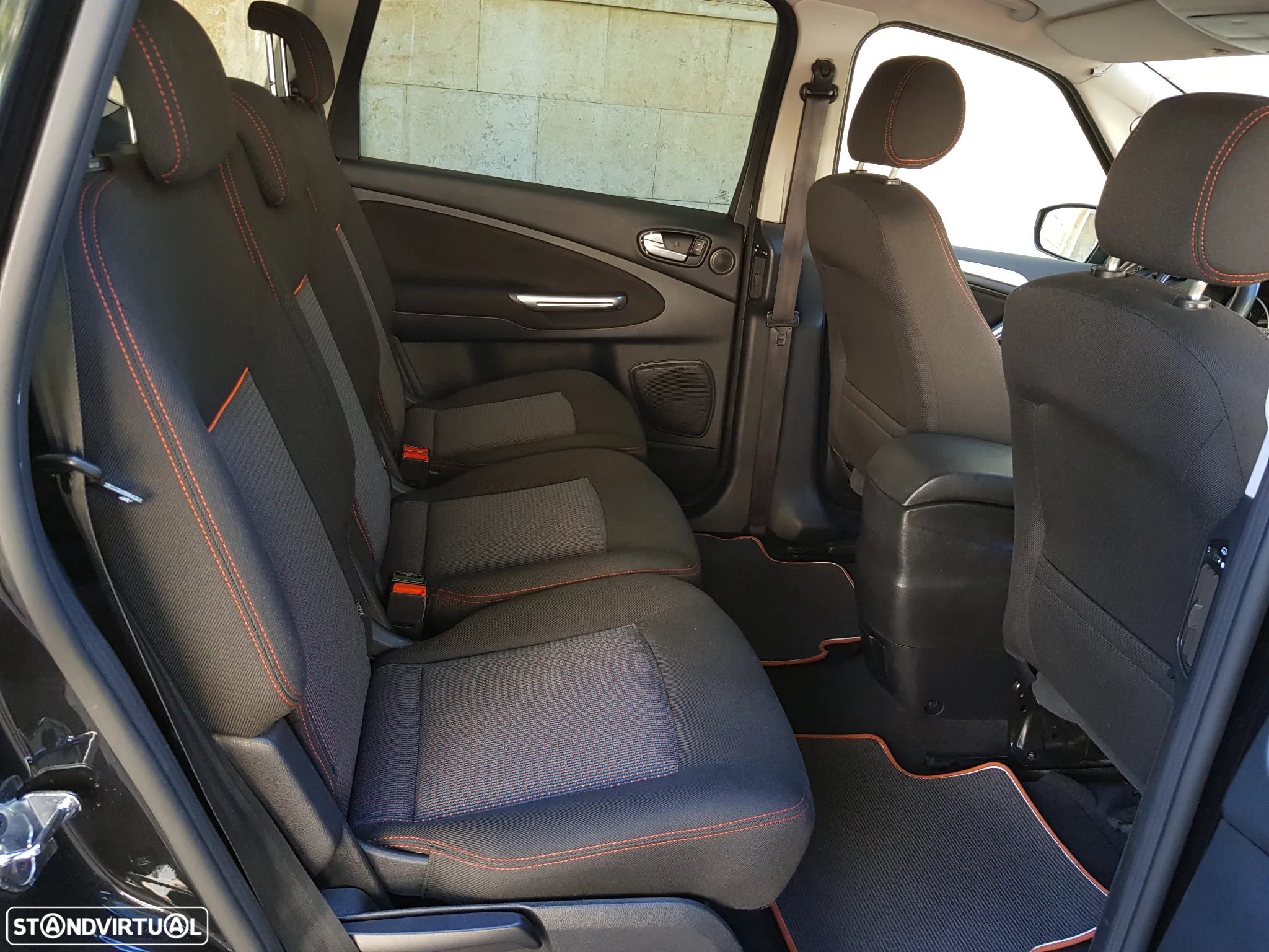 Ford S-Max 1.6 TDCi Titanium 7L - 38