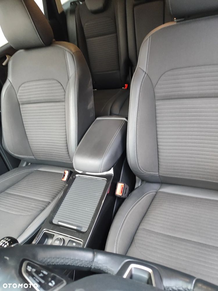 Ford Kuga 2.0 TDCi FWD Titanium - 11