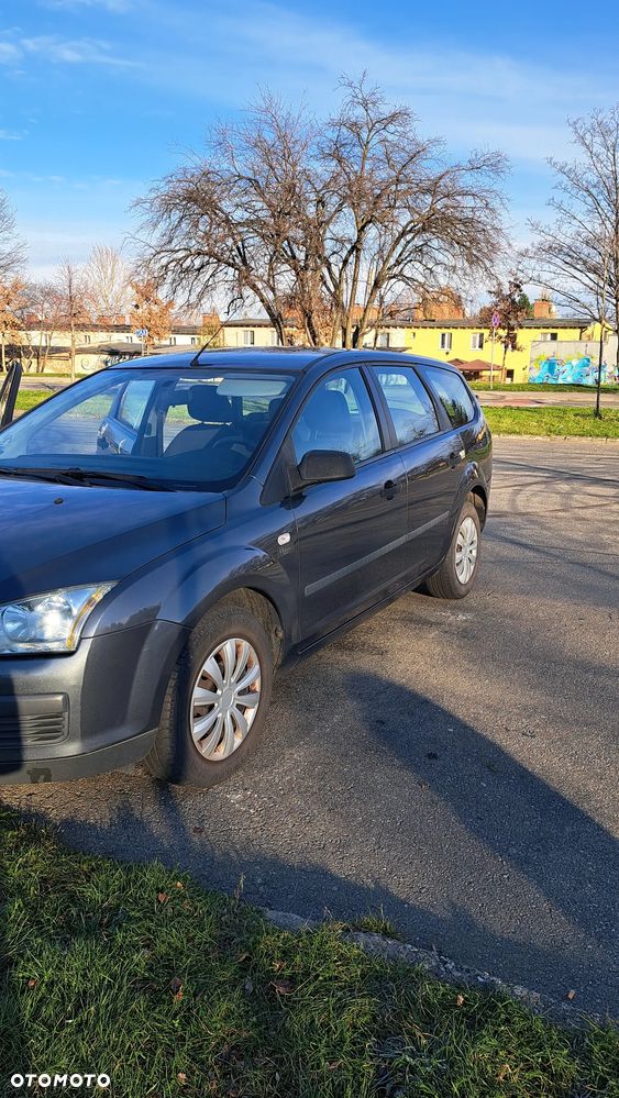 Ford Focus Ambiente - 16