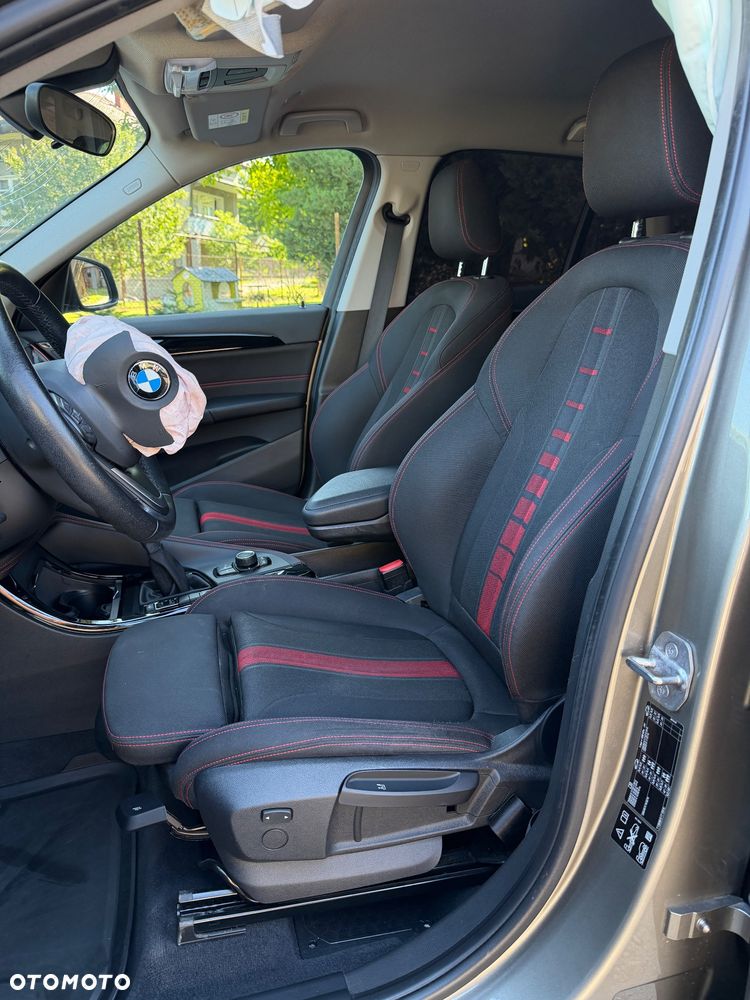 BMW X1 xDrive20i Sport Line - 16