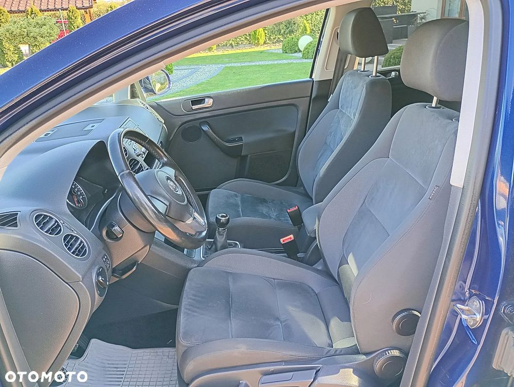 Volkswagen Golf Plus 2.0 TDI Comfortline - 26