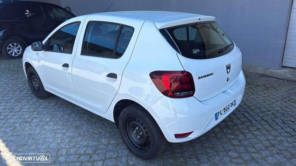 Dacia Sandero SCe 75 Essential - 6