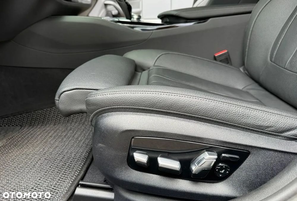 BMW Seria 5 530i xDrive M Sport Edition - 24