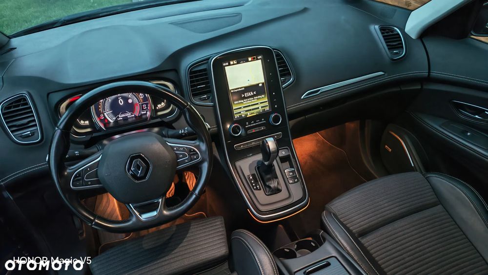 Renault Grand Scenic - 40