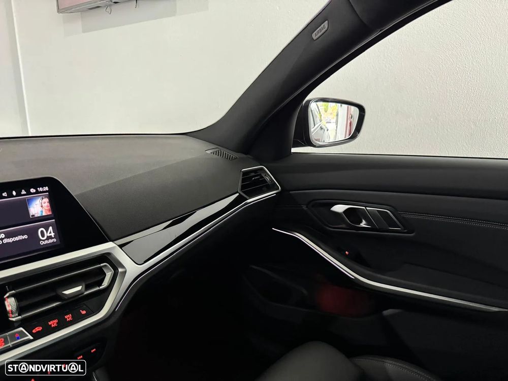 BMW 330 e Touring Pack M Auto - 17