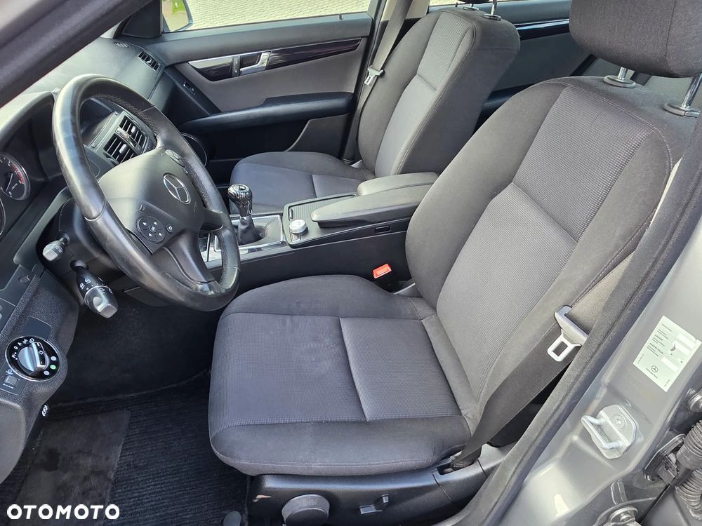 Mercedes-Benz Klasa C 180 Kompressor BlueEFFICIENCY - 19