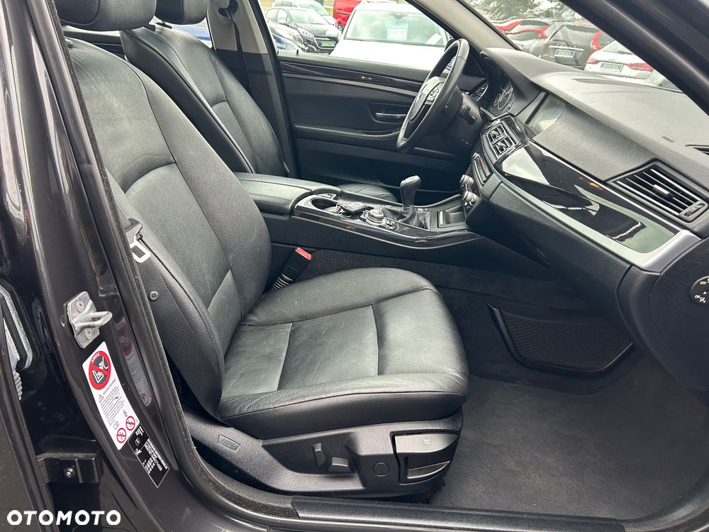 BMW Seria 5 518d Touring Luxury Line - 27