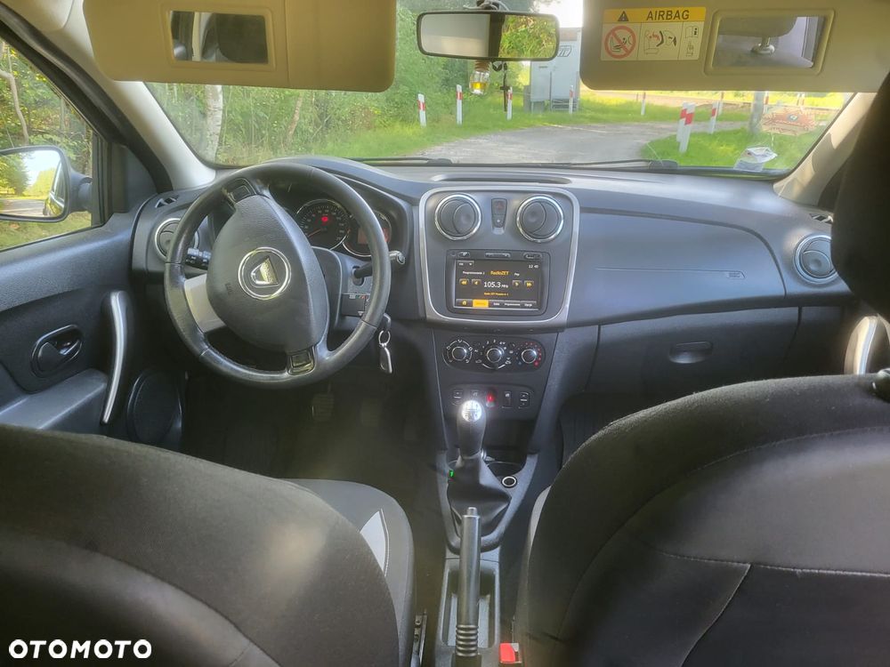 Dacia Sandero TCe 90 S&S Celebration - 9
