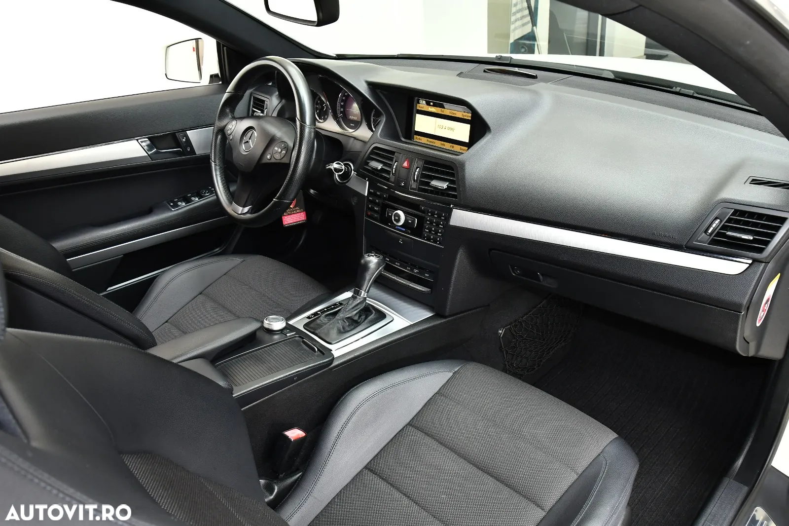Mercedes-Benz E 250 CDI DPF Coupe BlueEFFICIENCY Automatik Avantgarde - 25