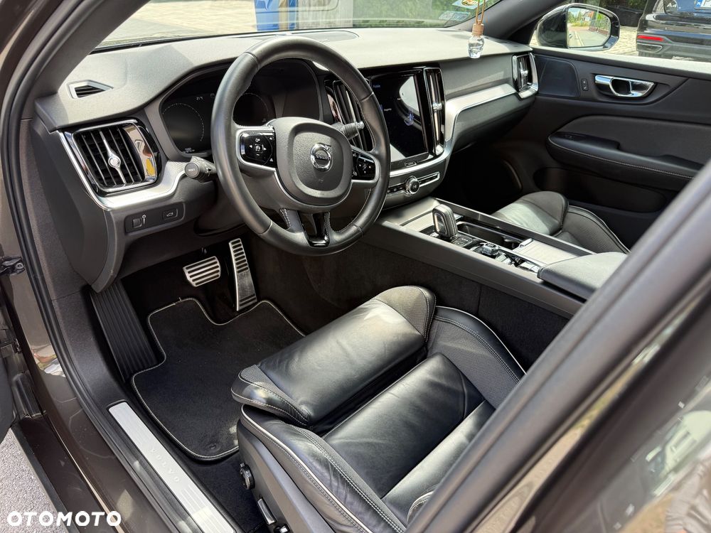 Volvo S60 B4 B R-Design - 14