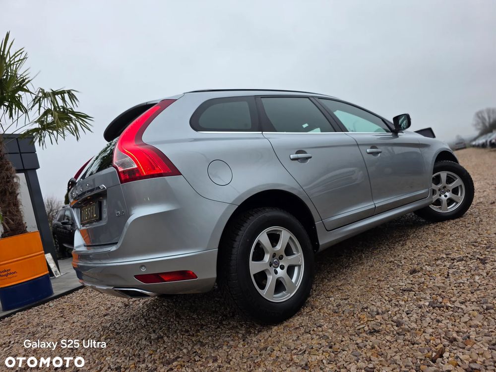 Volvo XC 60 D4 Momentum - 9