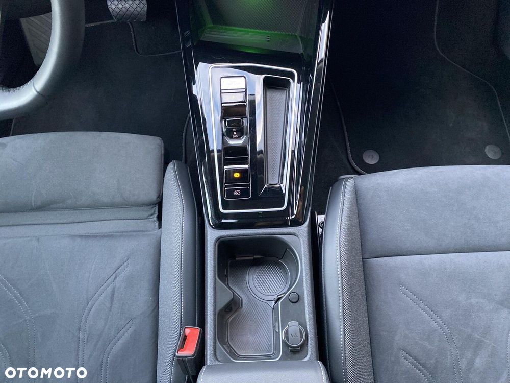 Volkswagen Golf - 35