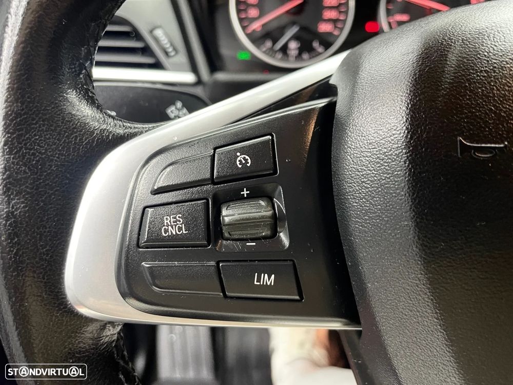 BMW 225xe Active Tourer Line Sport - 24