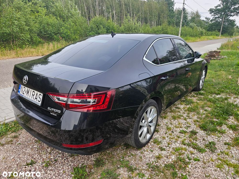 Skoda Superb 2.0 TDI 4x4 Style DSG - 4