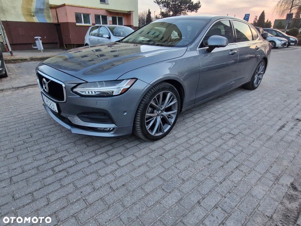 Volvo S90 T5 Momentum - 1