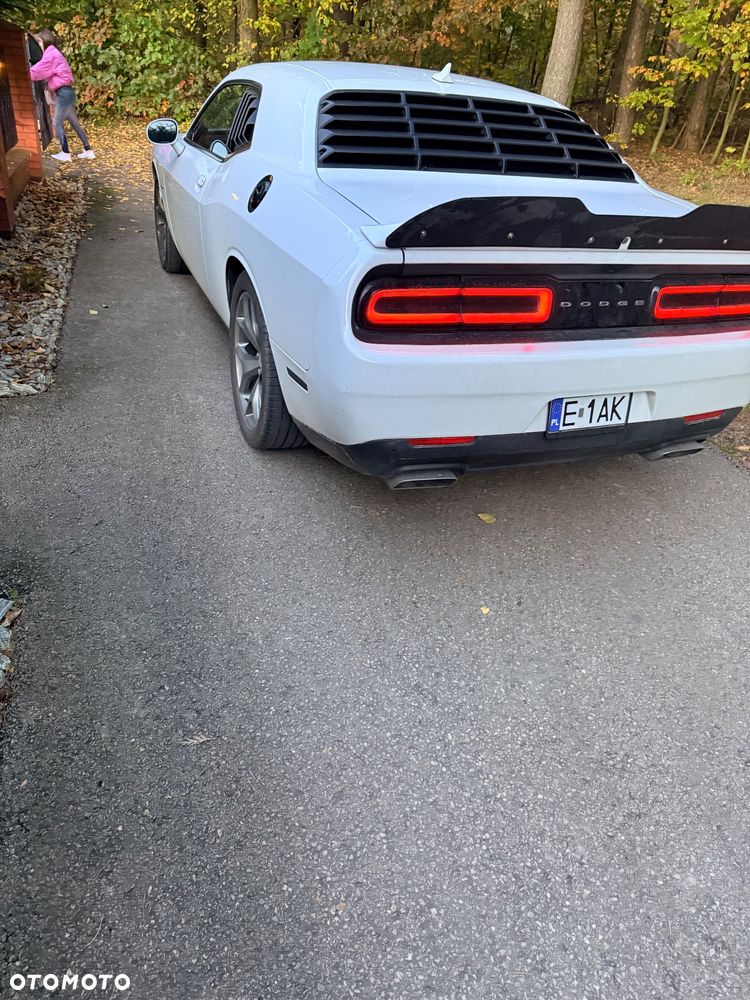 Dodge Challenger - 9