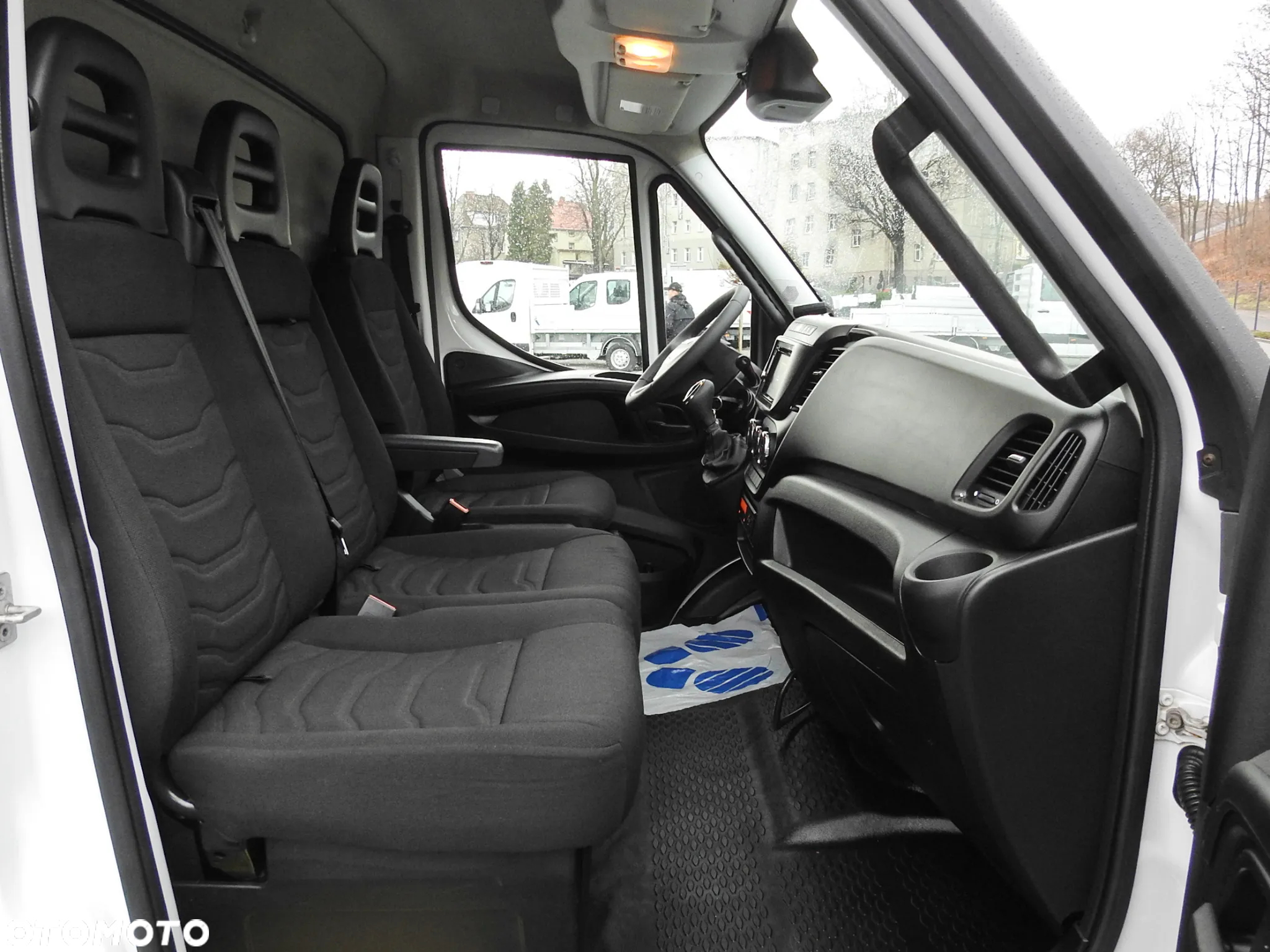 Iveco DAILY 70C17 CHŁODNIA 0*C WINDA 9 PALET ZASILANIE 230V TEMPOMAT KLIMATYZACJA PNEUMATYKA AUTOMAT HI-MATIC BLIŹNIACZE KOŁA 170KM [ 105235 ] - 41