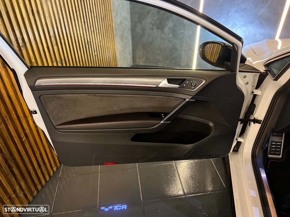 VW Golf GTI TCR 2.0 TSI OPF DSG - 18