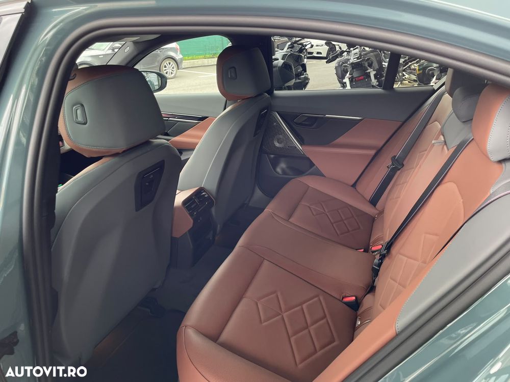 BMW Seria 5 530e xDrive Aut. - 7