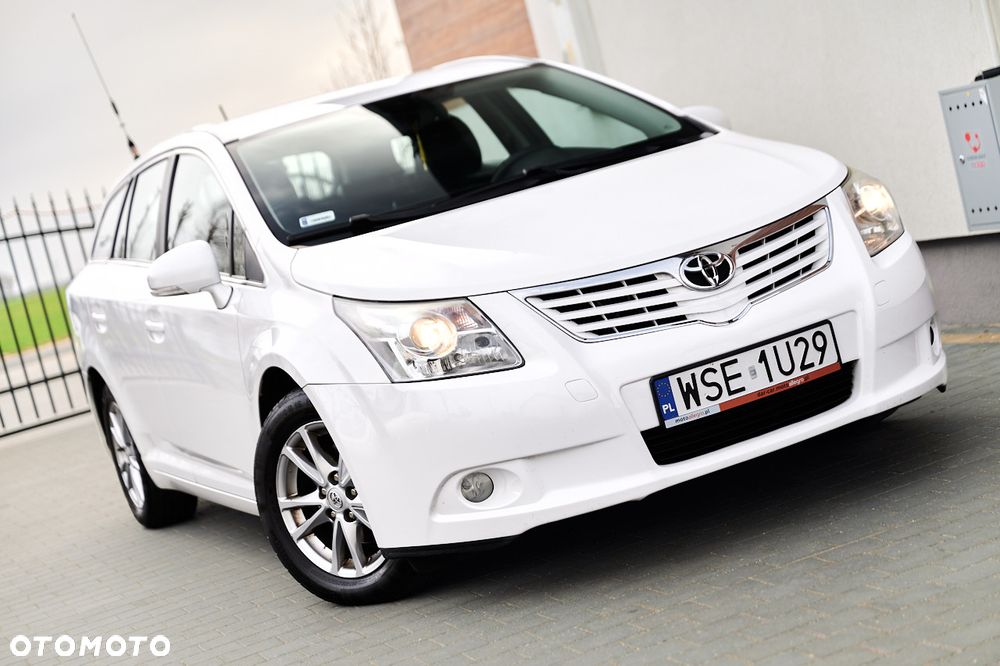 Toyota Avensis 2.0 D-4D Executive - 1