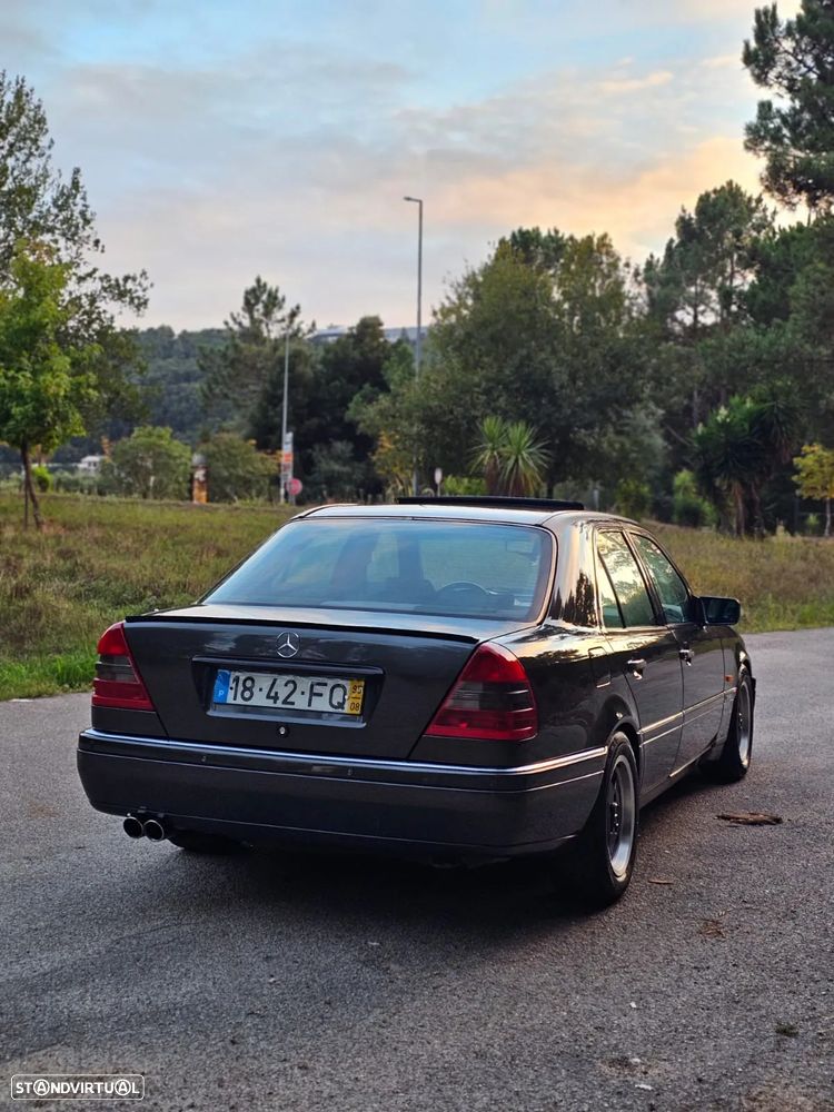 Mercedes-Benz 180 - 3