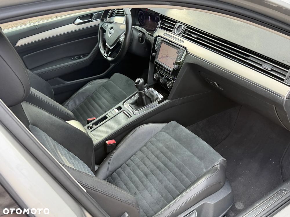 Volkswagen Passat 1.6 TDI (BlueMotion Technology) Comfortline - 10