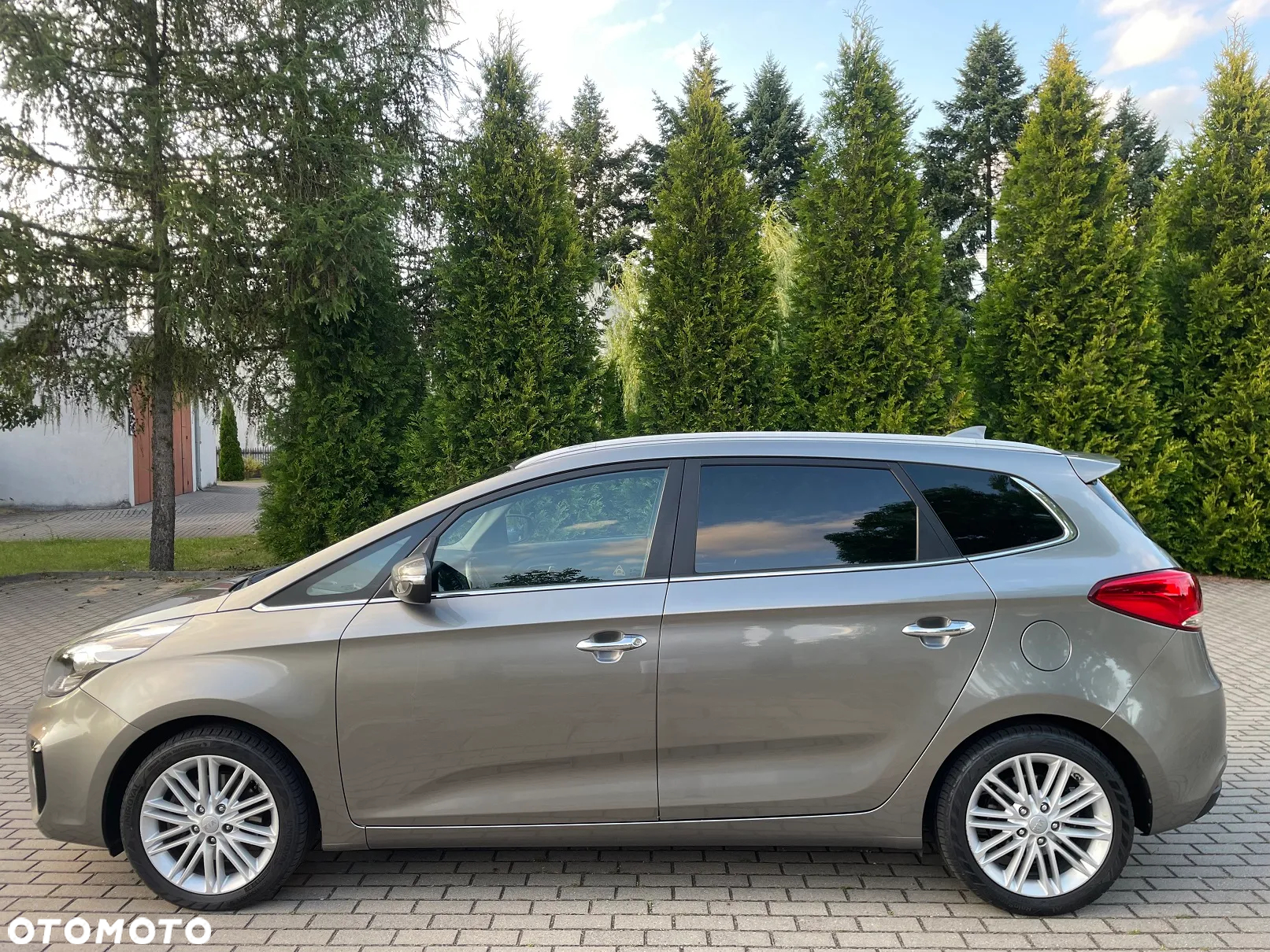 Kia Carens 1.6 GDI XL 7os - 14