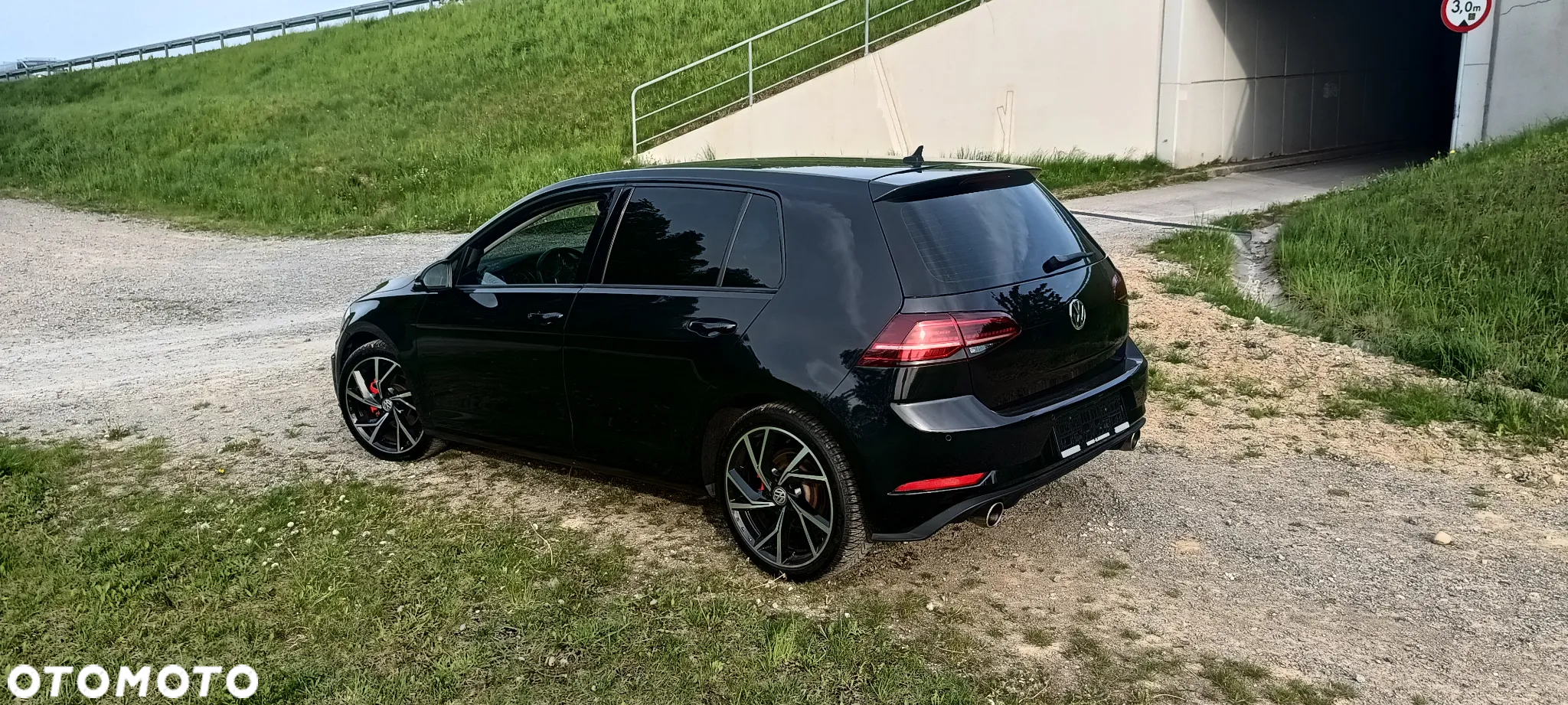 Volkswagen Golf 1.5 eTSI OPF DSG R-Line - 16