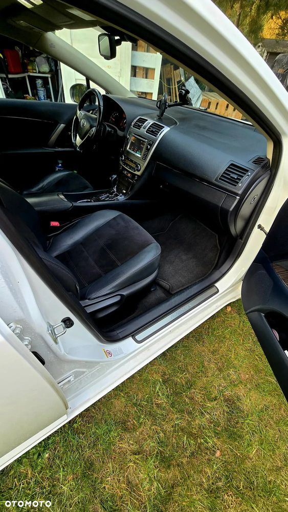 Toyota Avensis - 16