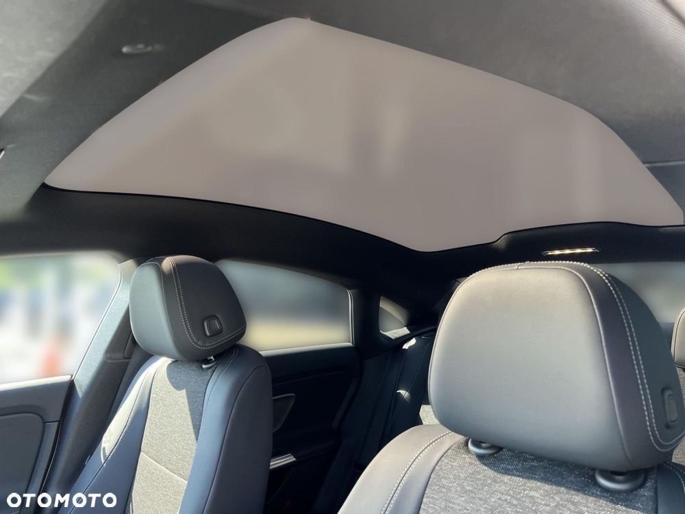 Mercedes-Benz CLA 200 mHEV 8G-DCT - 13