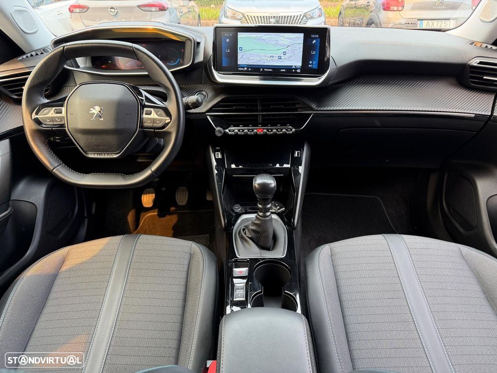 Peugeot 2008 1.2 PureTech Allure - 12