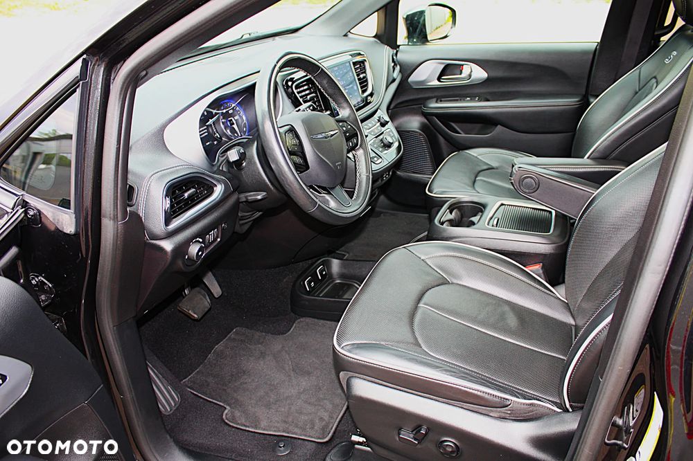 Chrysler Pacifica - 14