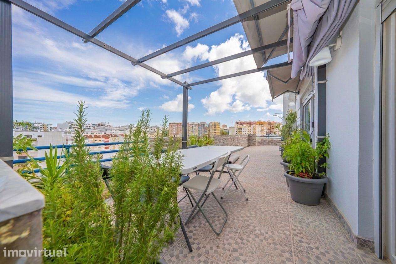Apartamento Único com 268m2 no Último Andar com Terraço Extraordinário - Grande imagem: 3/39