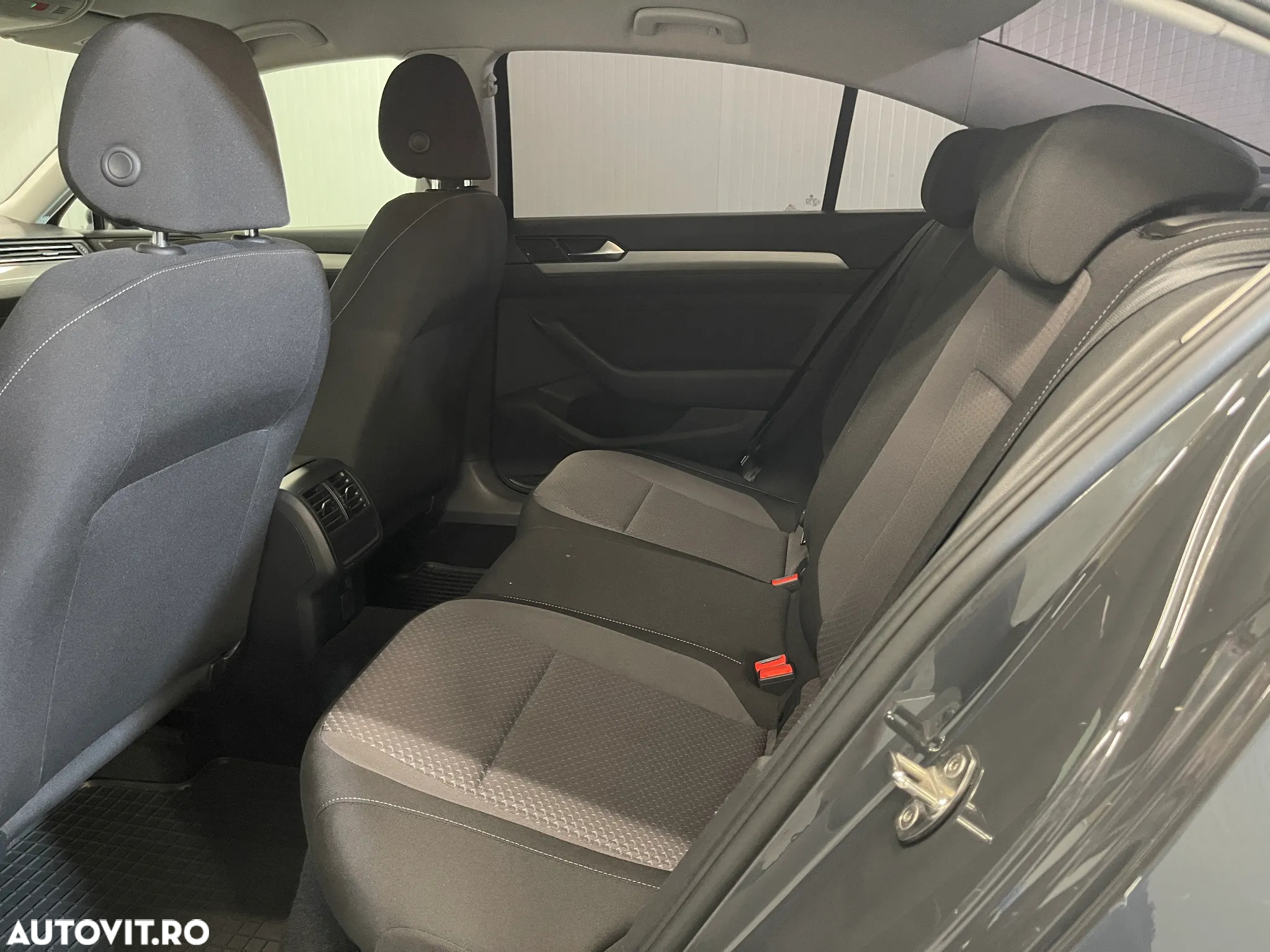 Volkswagen Passat 1.5 TSI ACT DSG Comfortline - 11