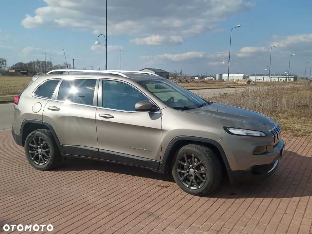 Jeep Cherokee - 22