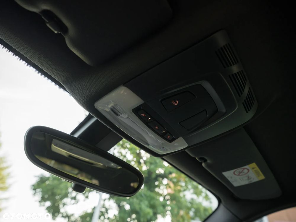 BMW Seria 1 120i Sport Line - 33