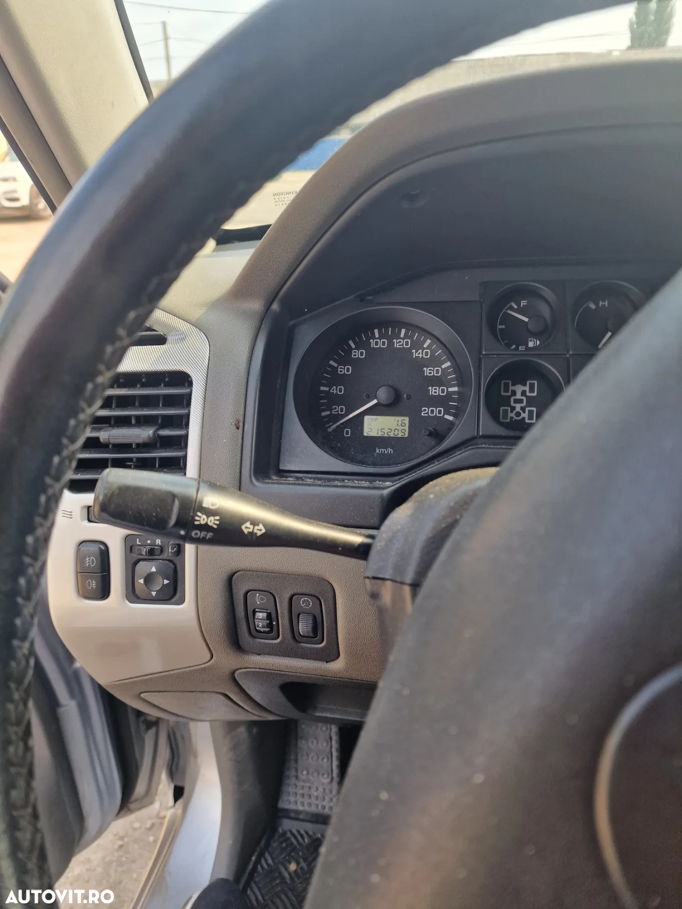 Mitsubishi Pajero - 8