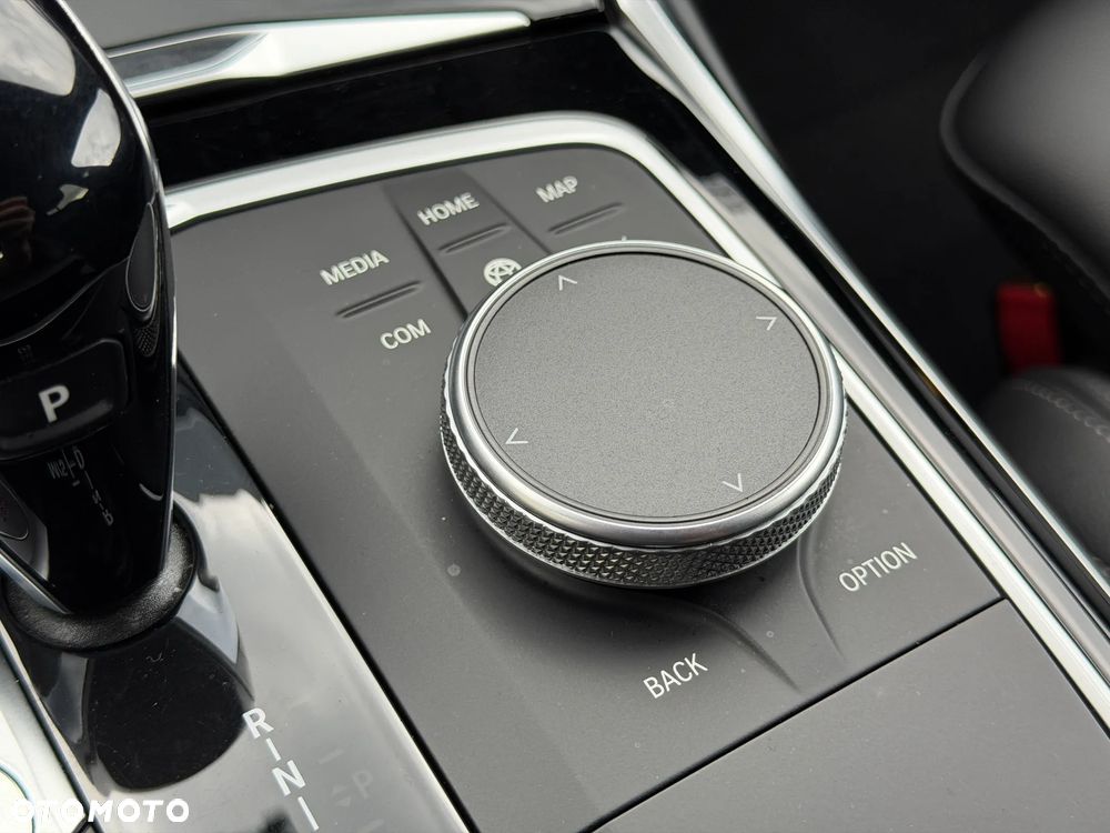 BMW Seria 3 318i Advantage sport - 18