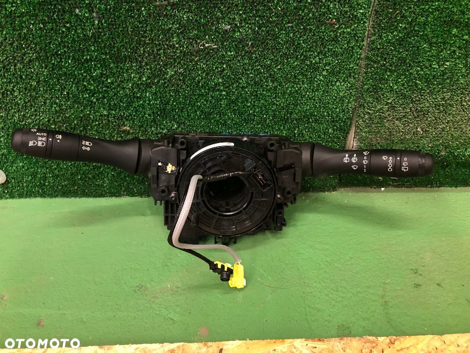 RENAULT CLIO V 2019-> MANETKI PAJĄK PRZEŁĄCZNIK ZESPOLONY TAŚMA AIRBAG ZWIJAK 255678675R