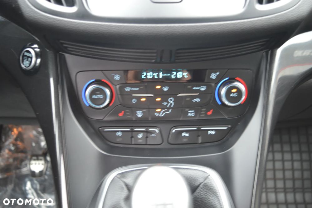 Ford Kuga 1.5 EcoBoost 2x4 ST-Line - 19