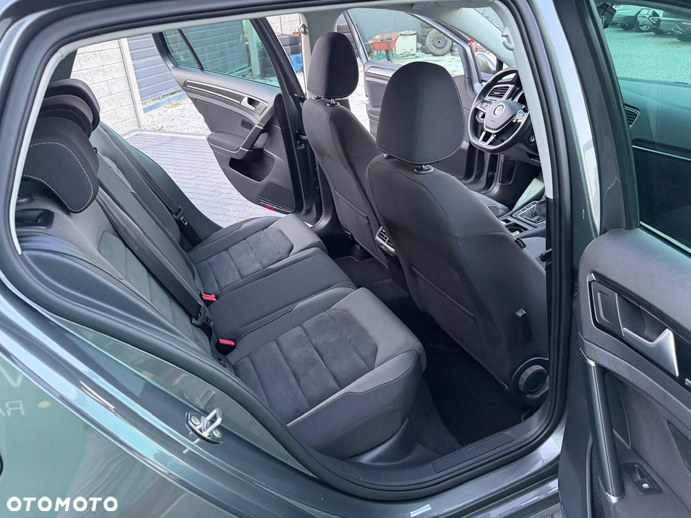 Volkswagen Golf 2.0 TDI BlueMotion Technology DSG Edition - 8