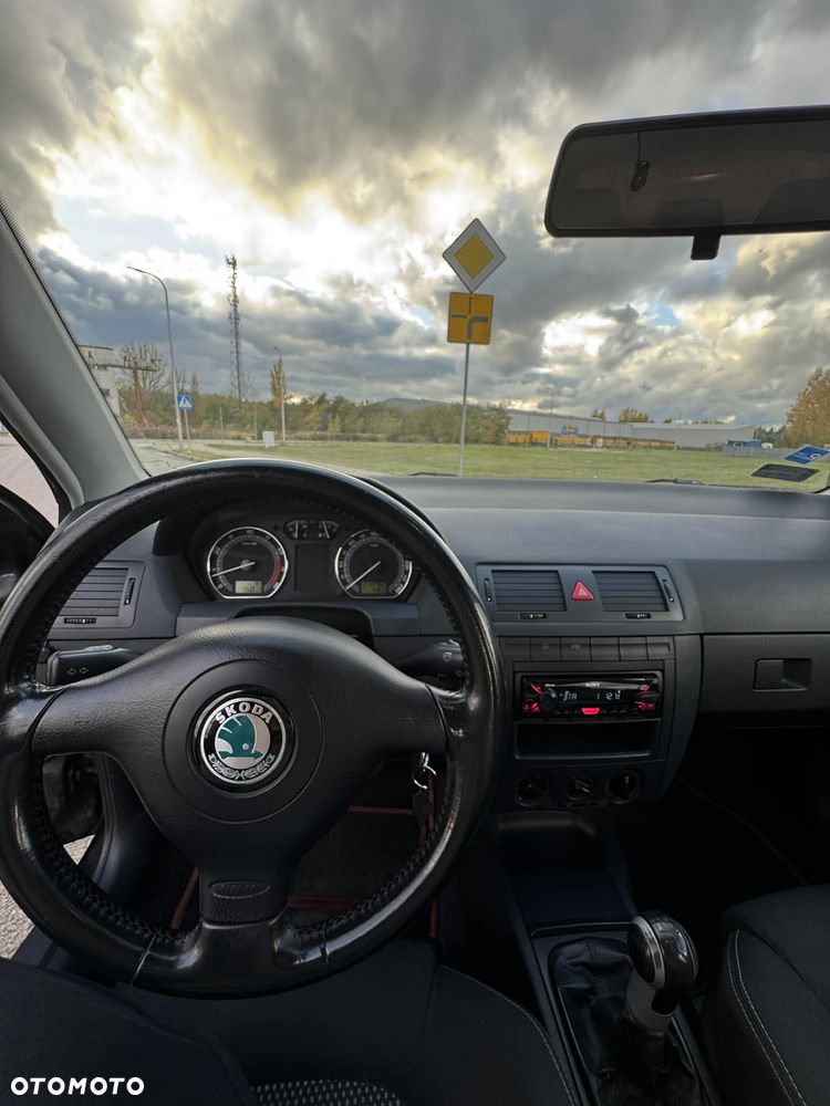 Skoda Fabia 1.4 16V Sportline - 4
