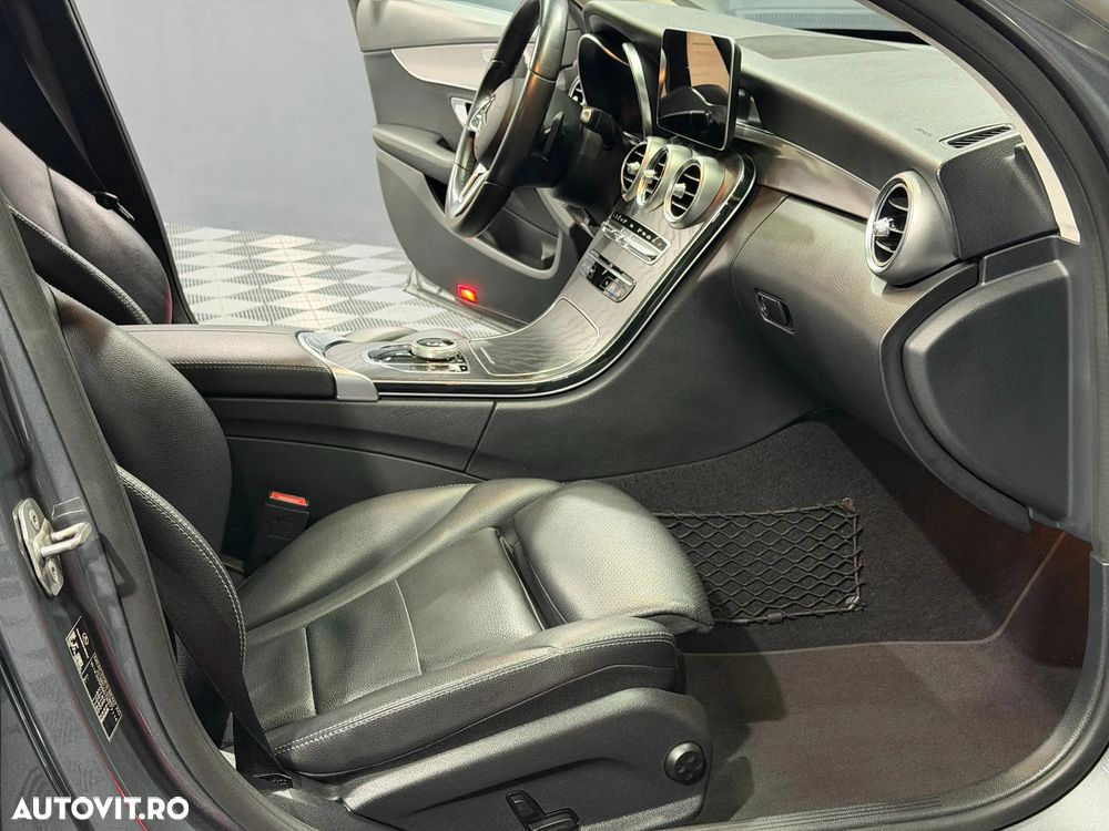 Mercedes-Benz C - 21