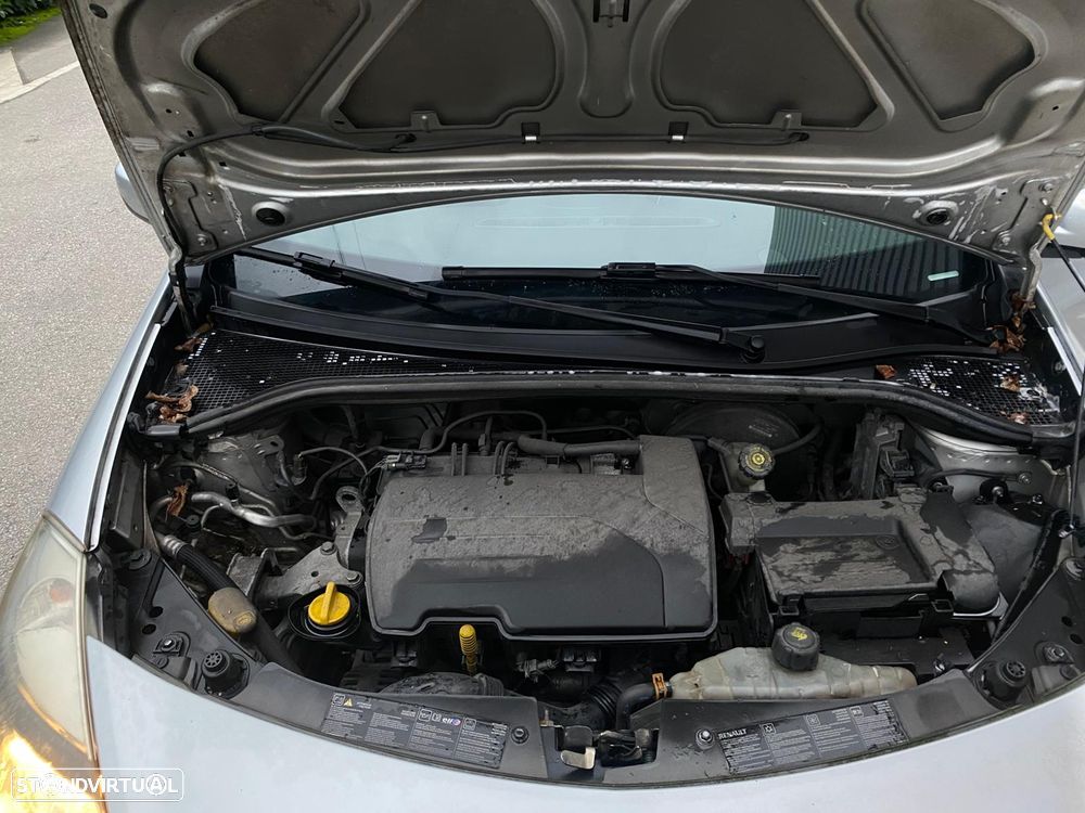 Renault Clio Sport Tourer - 9