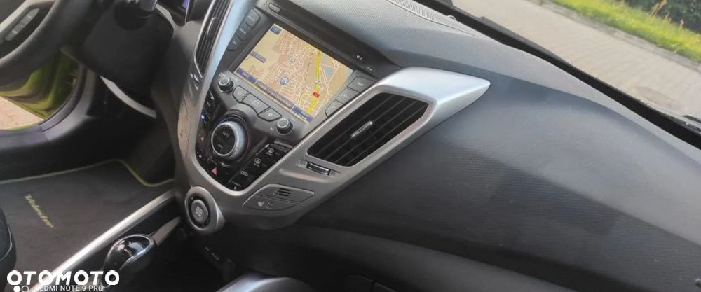 Hyundai Veloster 1.6 DCT Premium - 29