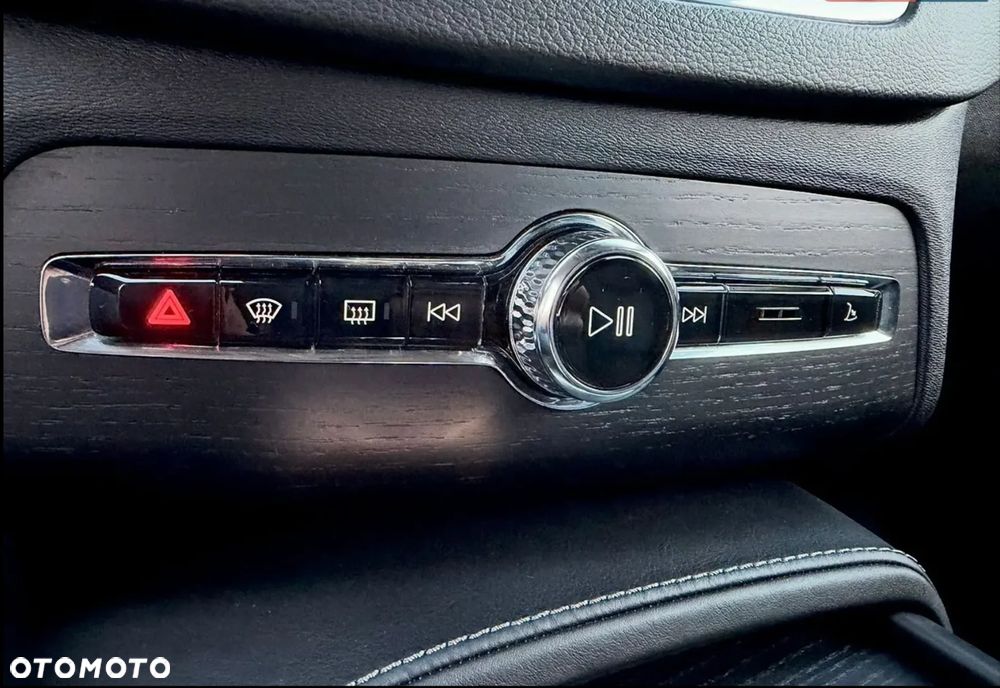 Volvo XC 90 - 21