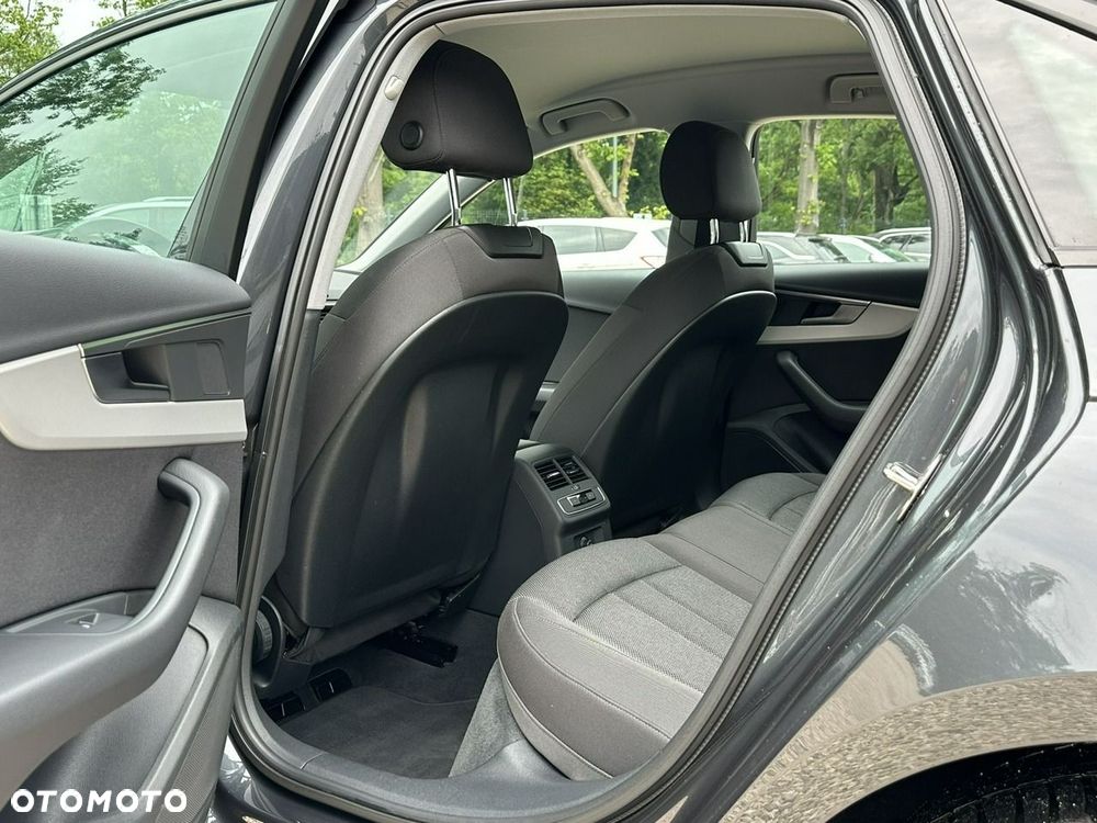 Audi A4 Limousine - 15